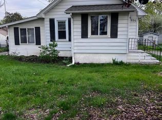 896 Hawthorne Ave, Ypsilanti, MI 48198