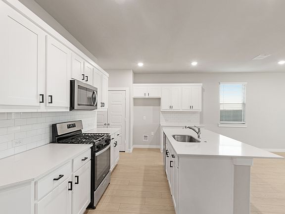 3rd image of 100 Travine Dr
