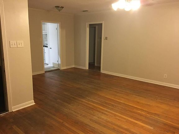 Entry Shared Room (1/2)