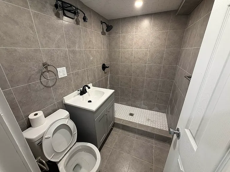 1605 Bergen St #1 — Photo 10