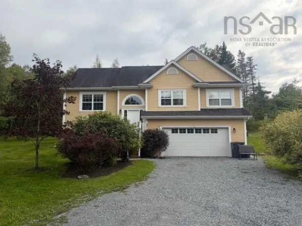 243 Kitchener St, Stewiacke, NS B0N 2J0