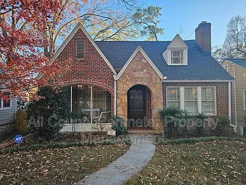 245 Lindbergh Dr NE Photo 1
