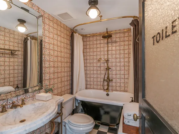 457 West 22nd Street image 25 of 45