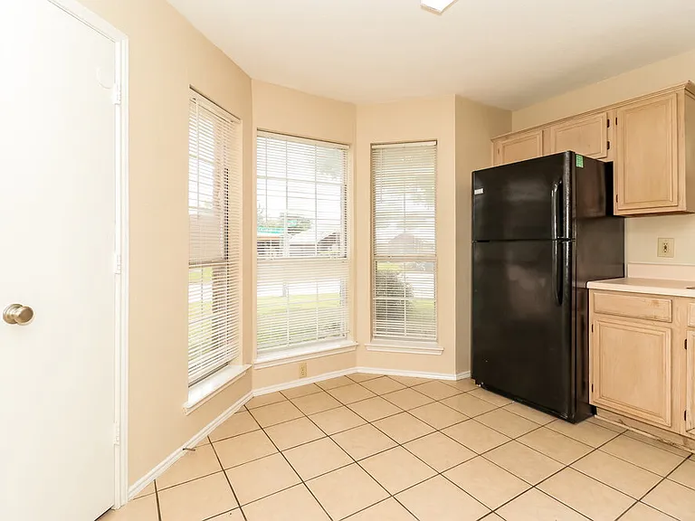 4001 Periwinkle Dr — Photo 8