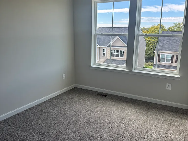 1334 Red Clover Ln — Photo 34