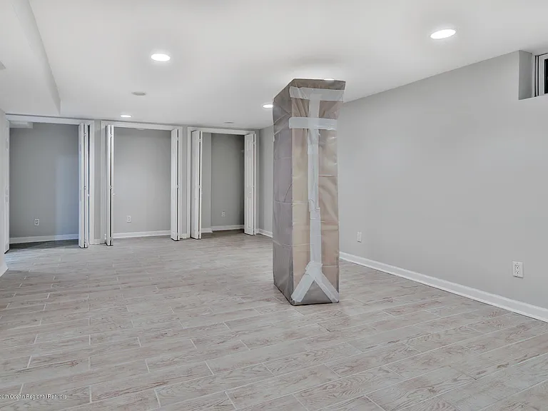 408 Tuttle Ave — Photo 30