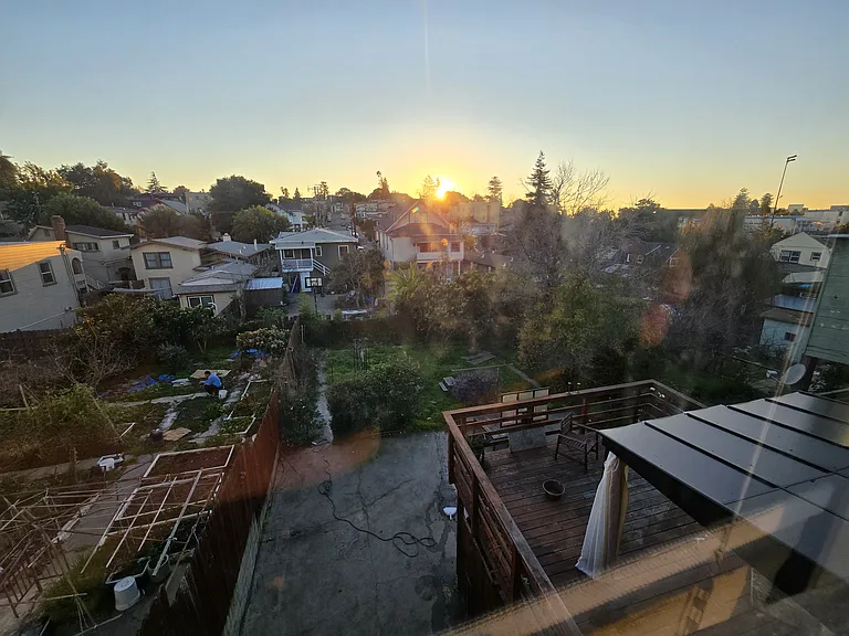 1179 Macarthur Blvd — Photo 8