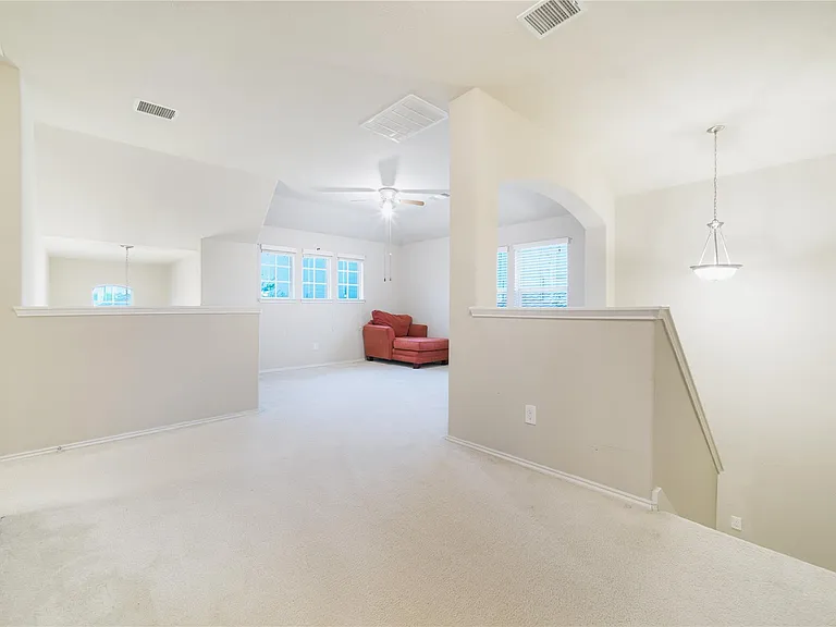 1315 Squire Dr — Photo 5