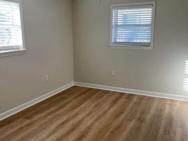 141 Pine Grove Ave — Photo 12