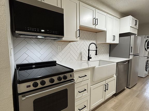 5th image of 333 N Sherman St #103