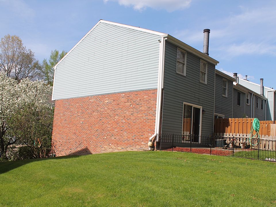 2nd image of 137 Spruce Ct