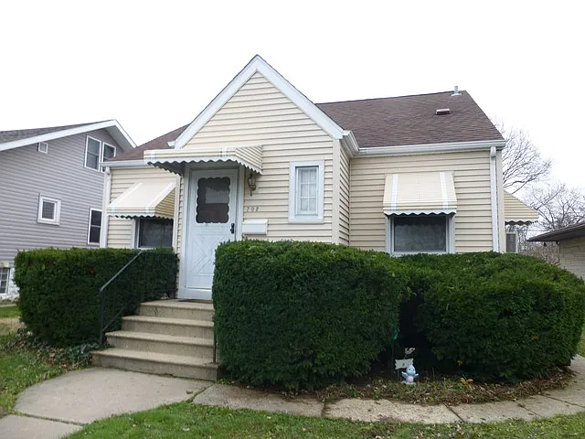 702 Central Ave photo 1
