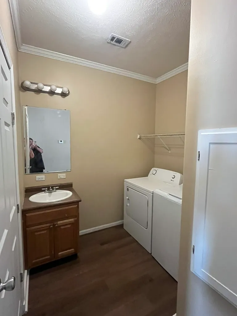 3 bed, 1250 sqft, $1,200 — Photo 3