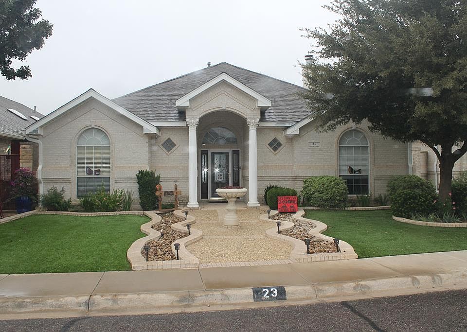1st image of 23 Emerald Gardens Dr