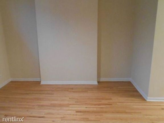 2nd image of 3009 W Warren Blvd