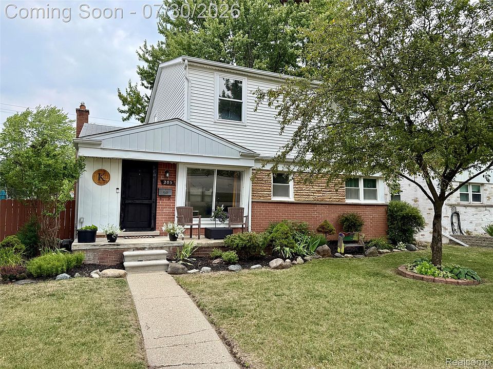 1st image of 205 E Parker Ave