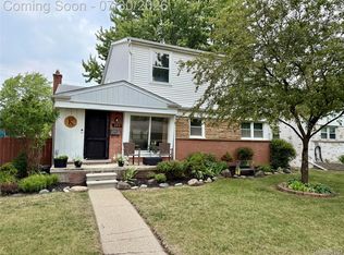 205 E Parker Ave, Madison Heights, MI 48071