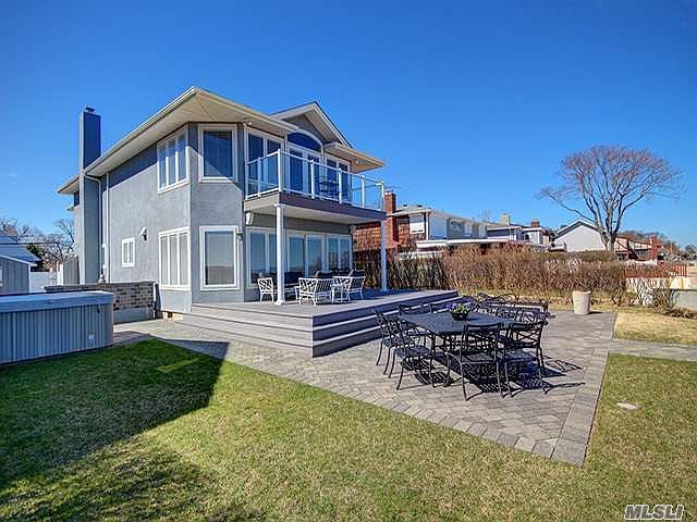 1st image of 15 Oak Shore Dr