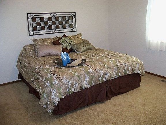 5th image of 5 Terrace Dr