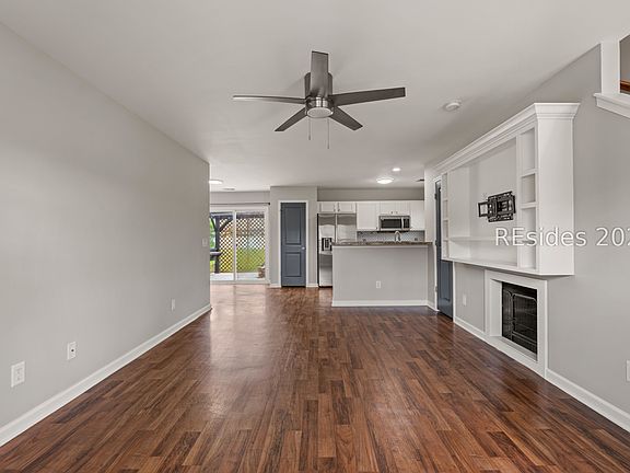 3rd image of 28 Park Loop