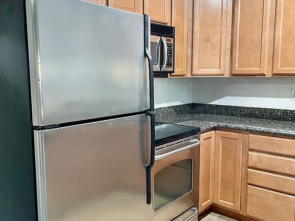 5th image of 3715 Tallyho Dr APT 179