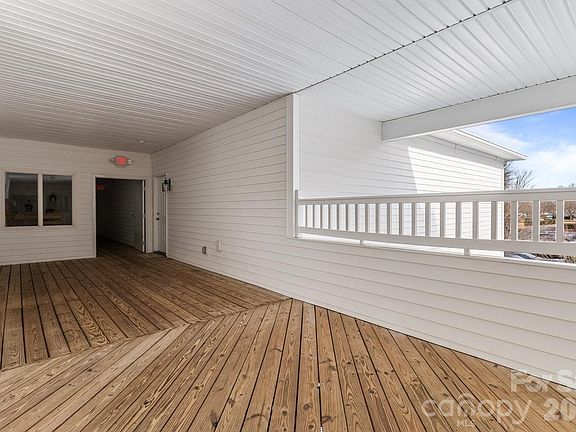 5th image of 18001 Delmas Dr APT 3C