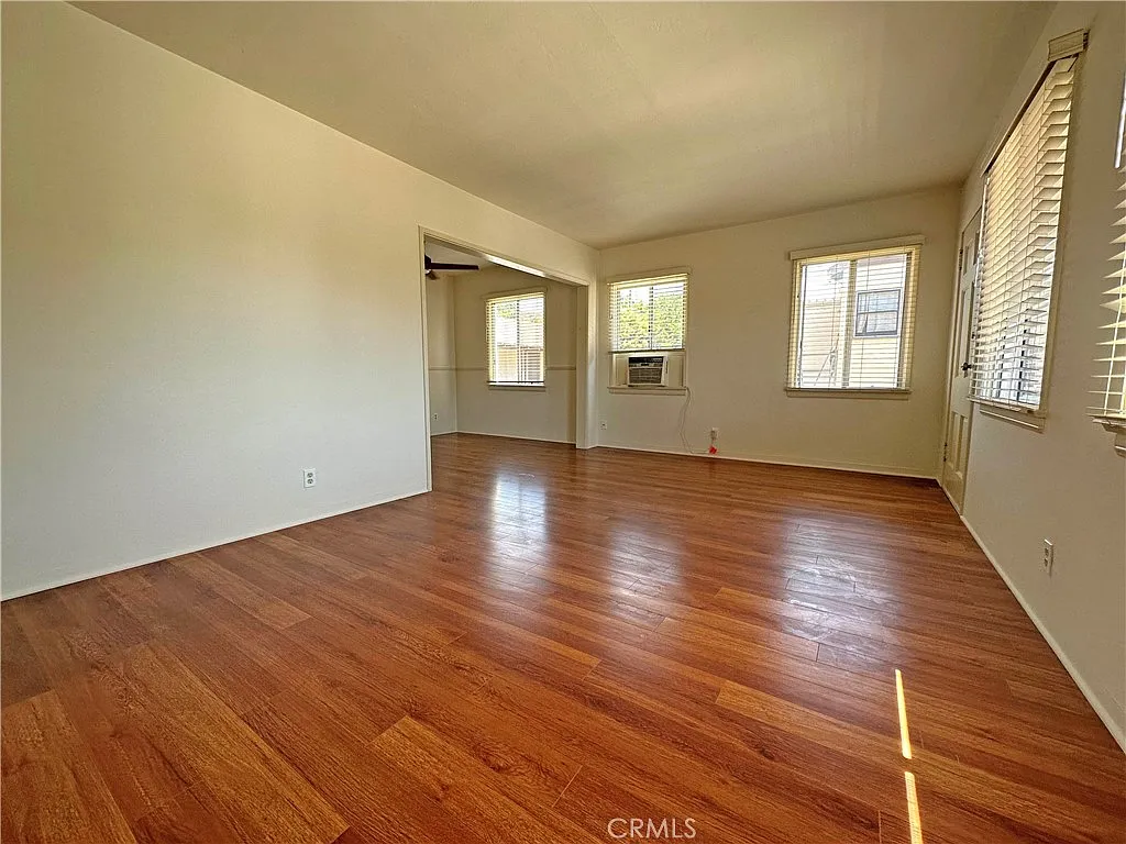 2 bed, 800 sqft, $2,800 — Photo 4