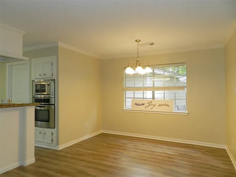 9403 Oxted Ln — Photo 10