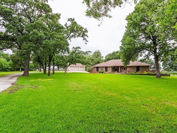 3rd image of 750 Wild Wood Ln