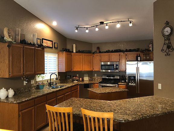 3rd image of 3160 Raven Dr