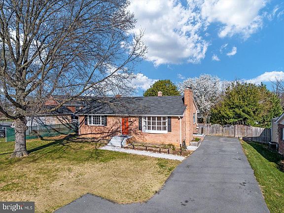 4th image of 141 Wilkins Dr