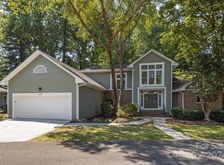 6610 Glenleaf Ct, Charlotte, NC 28270