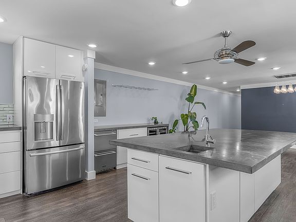4th image of 1915 Colonial Ave APT 6