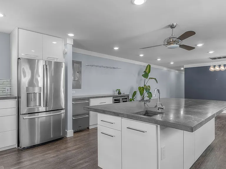 1915 Colonial Ave #6 — Photo 4