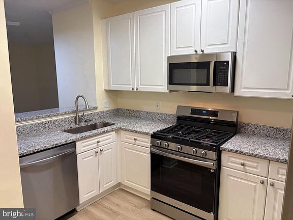 5th image of 8183 Carnegie Hall Ct APT 109