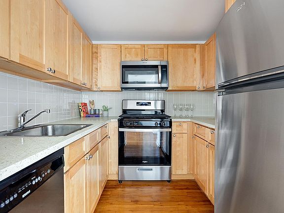 4th image of 154 Wolcott St Unit 303A