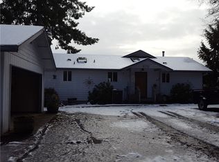 231 N Cedardale Ln, Hoodsport, WA 98548