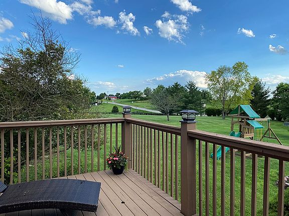 3rd image of 4007 Port Royal Dr