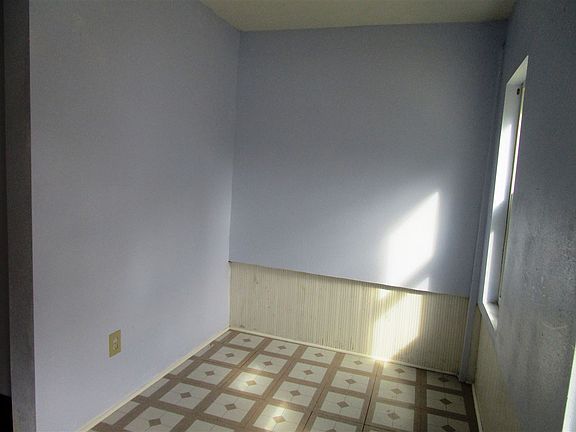 4th image of 310 S 12th St