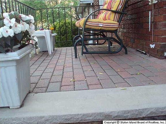 2nd image of 153 Dixon Ave