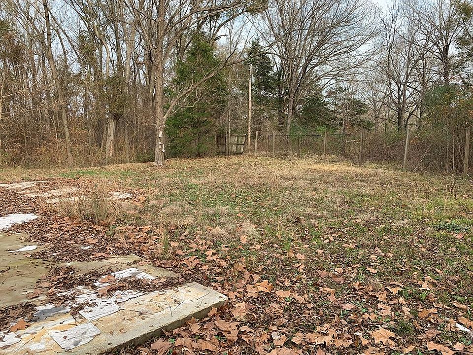 2nd image of 106 Hazel Dr