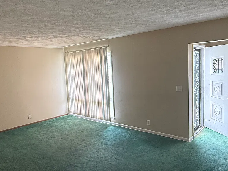 294 Greendale Ave — Photo 2