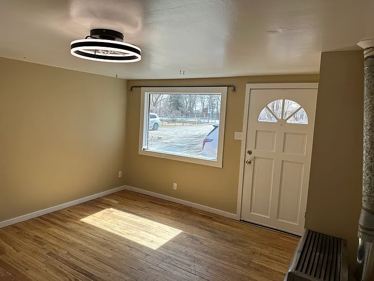 3142 W Main St — Photo 3
