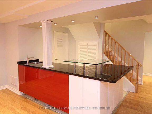 3rd image of 21 Marsh St