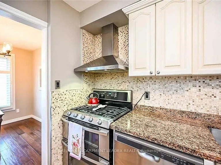 39 Glen Vista Dr — Photo 6