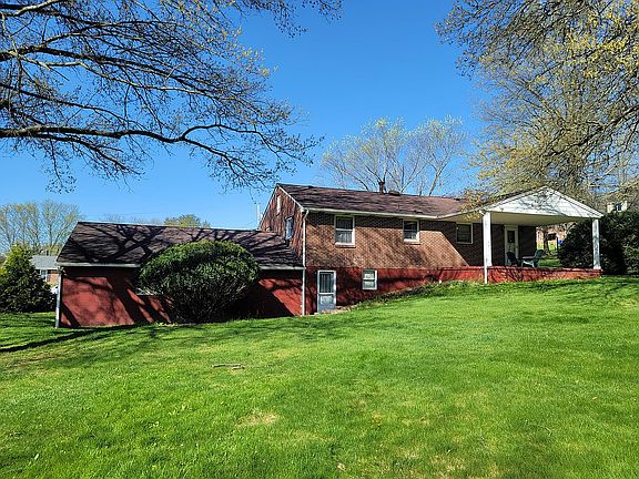 3rd image of 110 Crescent Hill Dr