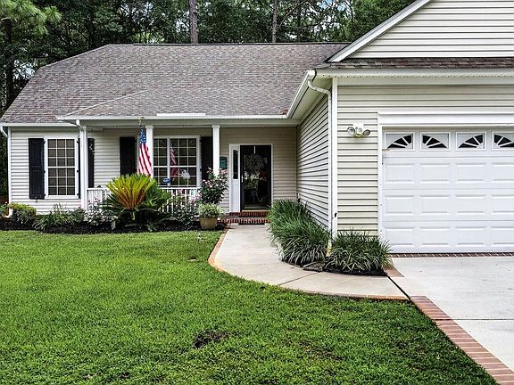 3rd image of 131 Cobblestone Dr.