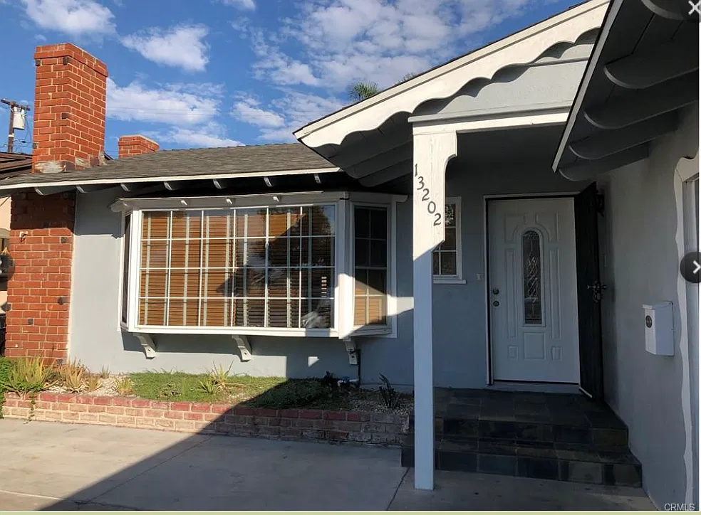 3 bed, 1416 sqft, $3,700 — Photo 2