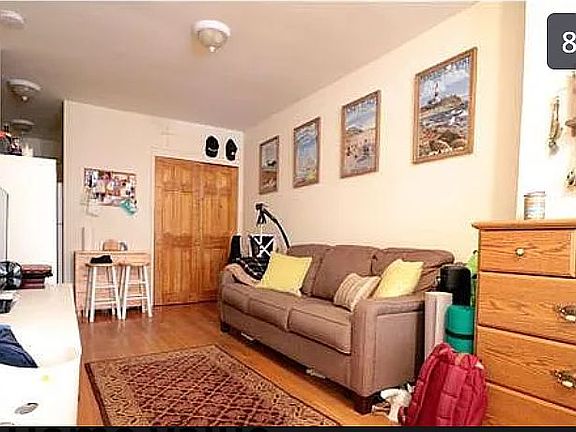 4th image of 255 W 75th St #1Z