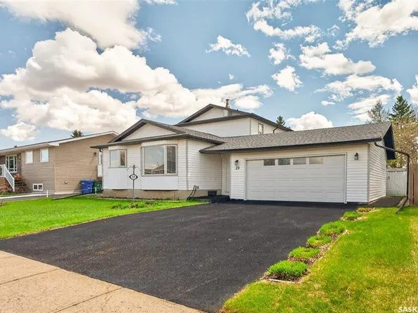29 Edelweiss CRESCENT, Moose Jaw, SK S6J 1E4